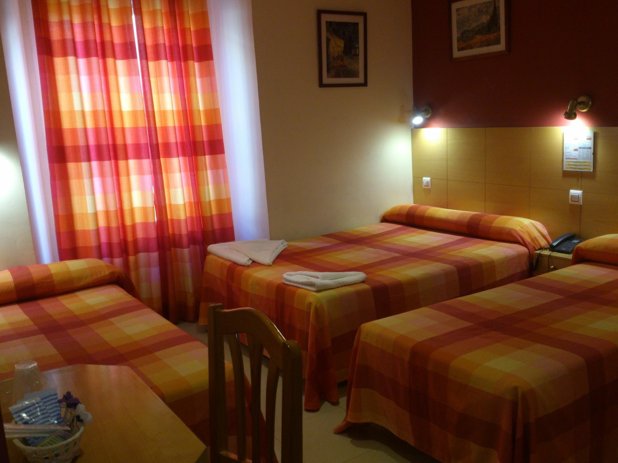 Hostal Inter Plaza Mayor Madrid Dış mekan fotoğraf